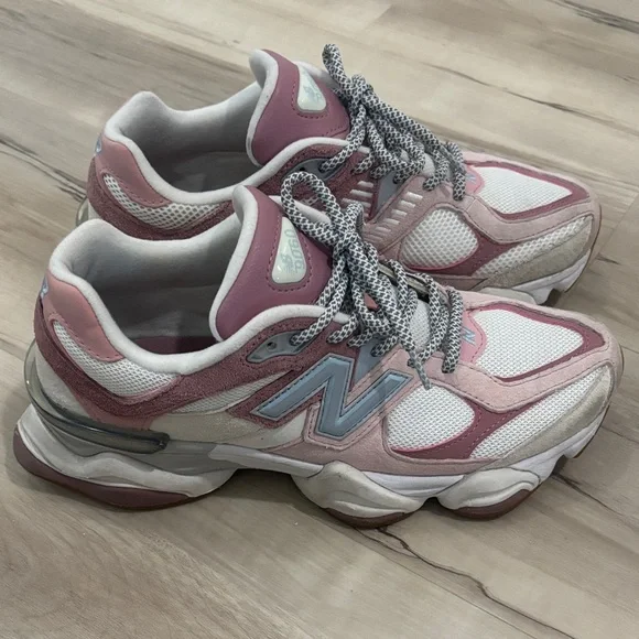 New Balance 9060 size 8.5 women’s sneakers TEMPORARILY UNAVAILABLE-read details - Picture 6 of 13
